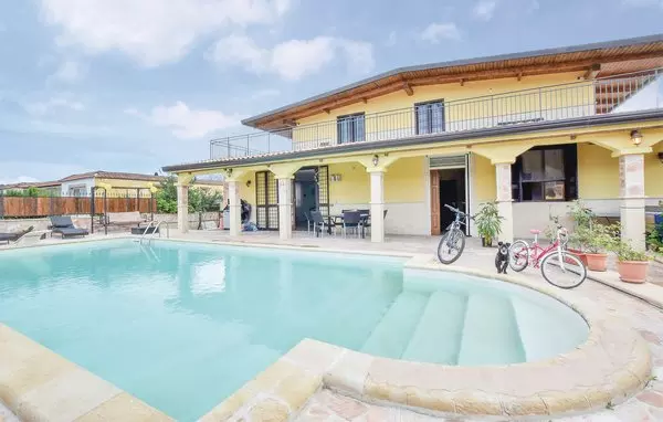 5 bedroom Baia Domizia in Campania