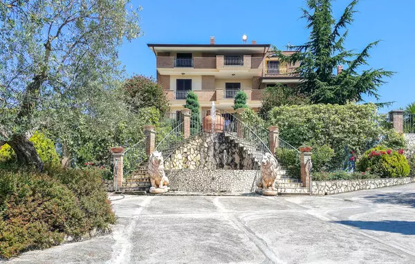 7 bedroom Caserta in Campania