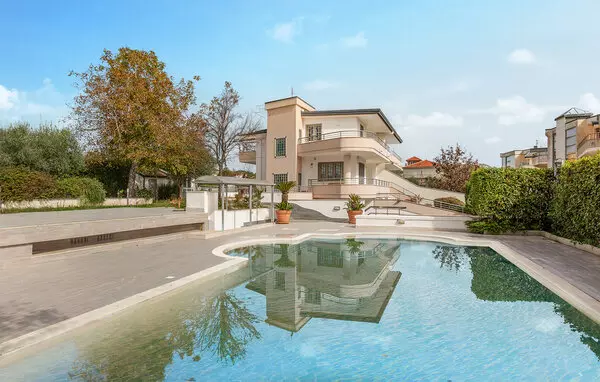3 bedroom Caserta in Campania