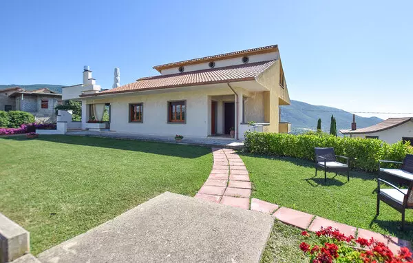 4 bedroom Roccadaspide in Campania