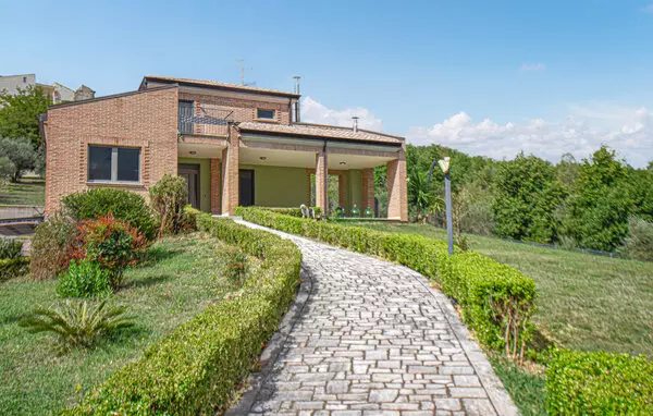 3 bedroom Torre Le Nocelle in Campania