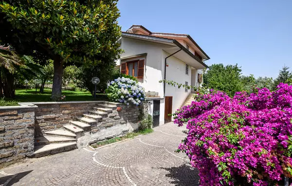 4 bedroom Anguillara Sabazia in Lazio