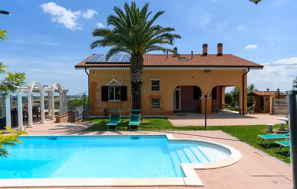 4 bedroom Castel Colonna Di Monterado in Marche