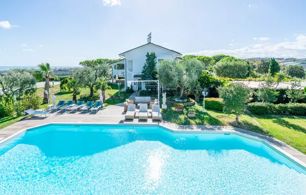 13 bedroom Fano in Marche