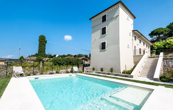 4 bedroom Costermano Sul Garda in Northern Italian Lakes