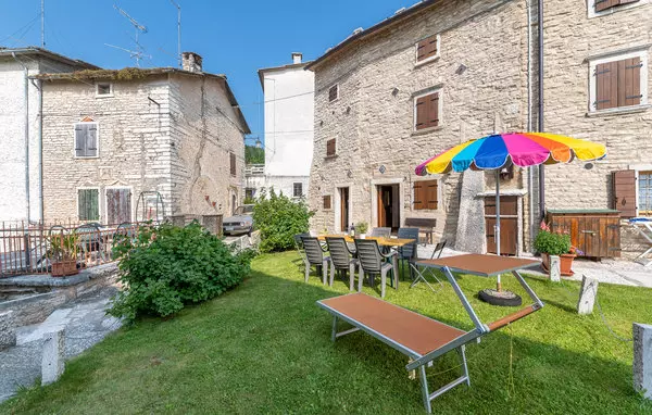 2 bedroom Fosse Di Sant'anna in Northern Italian Lakes