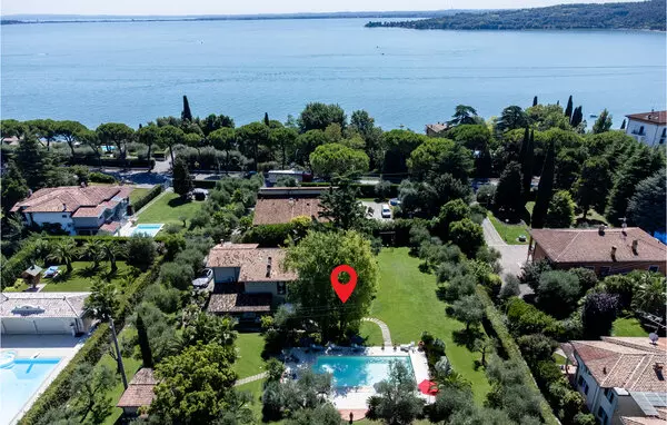 5 bedroom Lago Di Garda in Northern Italian Lakes