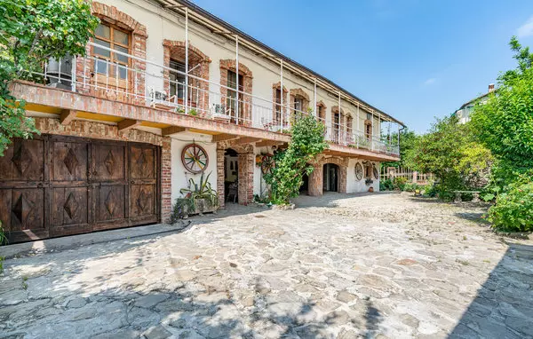 4 bedroom Barolo in Piedmont