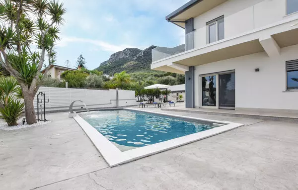 4 bedroom Trabia in Sicily