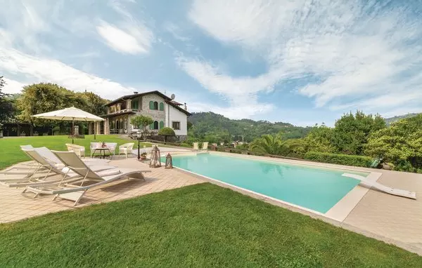 6 bedroom Camaiore in Tuscany