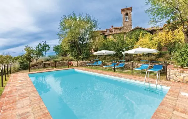 6 bedroom Piegaro in Umbria