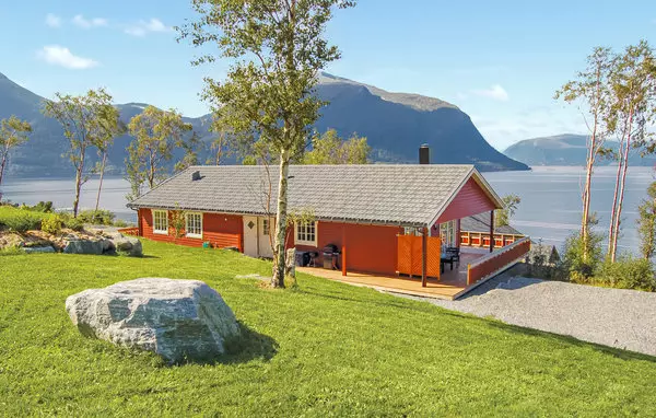 Hundeidvik in More And Romsdal